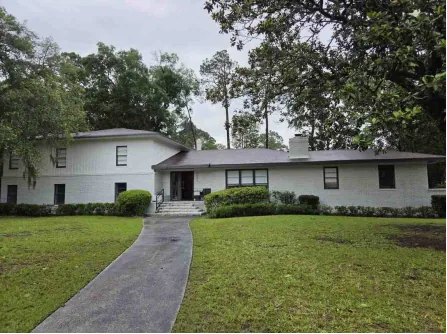 Non-owner-occupied residential property in Savannah, Georgia.